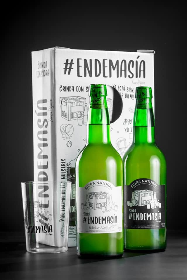 EN DEMASÍA